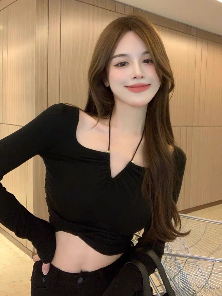 Pure desire wind carefully machine hot girl top women's spring and autumn sexy short hanging neck tight showing chest big inner bottoming shirt winter