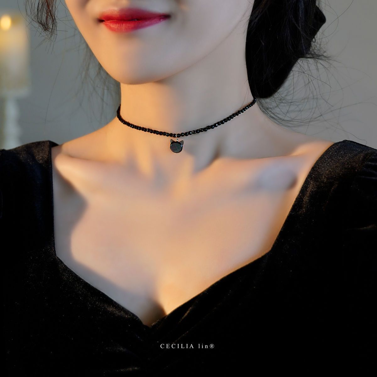 貓咪超閃黑尖晶石項鍊女2023新款choker小眾設計感鎖骨鏈輕奢頸鏈