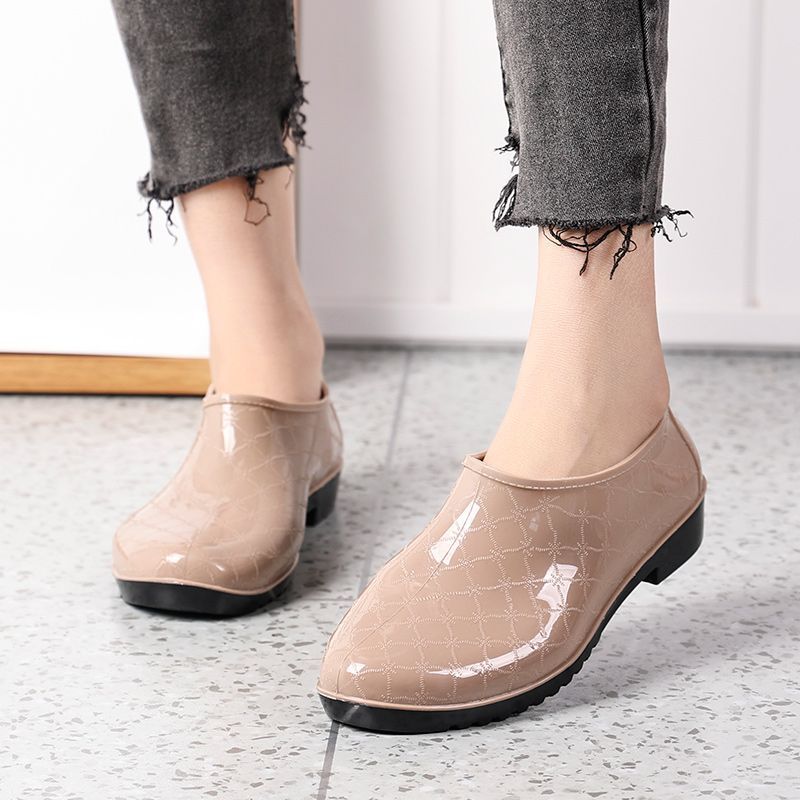 Fashionable rain boots for women, waterproof, non-slip, Internet celebrity water shoes, short-tube, Japanese thick-soled rubber shoes, wear-resistant, warm kitchen shoes