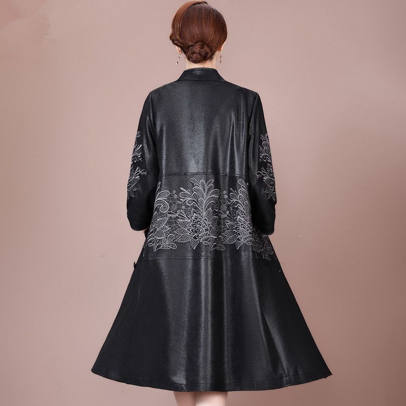 High-end atmospheric windbreaker coat women's 2023 spring new broad wife foreign style all-match age-reducing noble brand coat