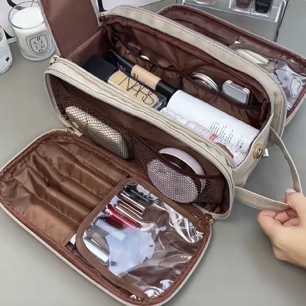 Cosmetic bag for women large capacity portable travel 2023 new high-end makeup brush and toiletries storage bag super popular
