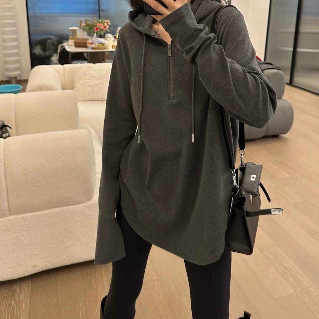胖妹妹大碼春秋上衣女300斤顯瘦遮肉連帽打底衫中長款半拉鏈帽衫