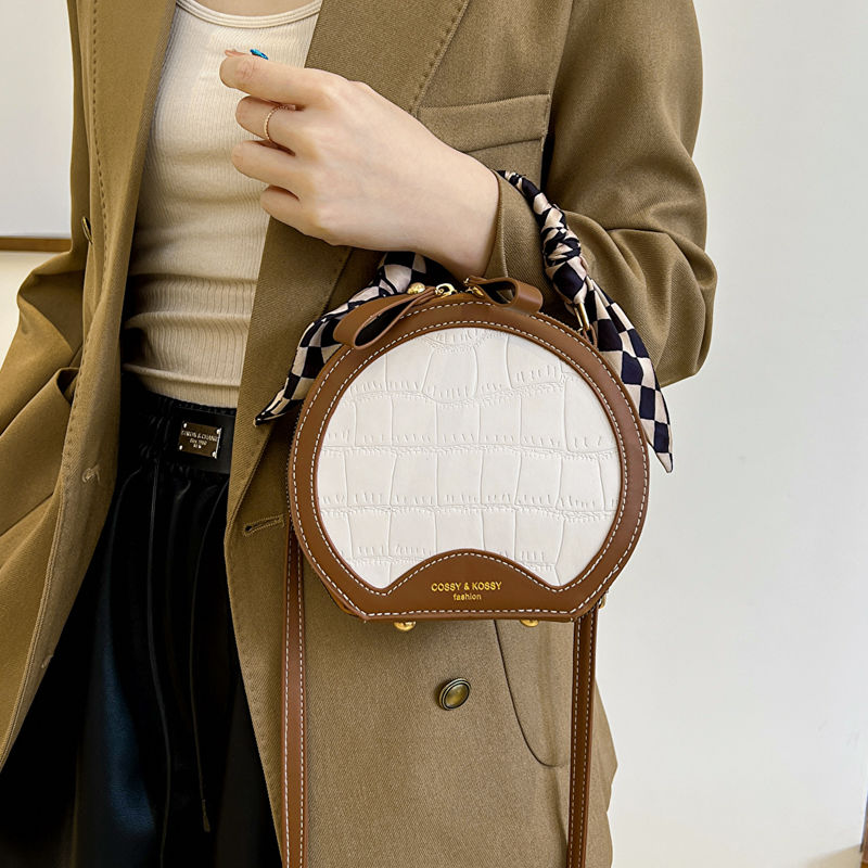 凯思琳高级质感小包包女新款时尚小众斜挎包爆款洋气手提小圆包潮