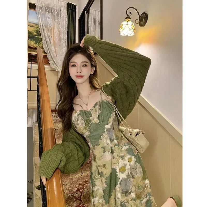 春款女裝法式氣質高級感海邊度假吊帶碎花連衣裙子桔梗小香風套裝