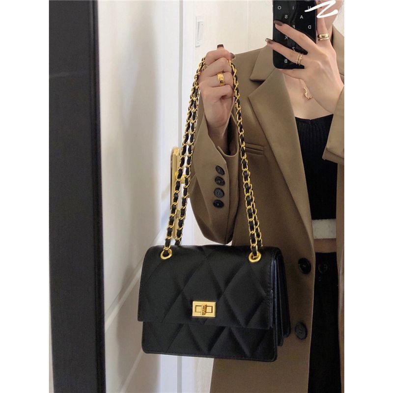 Lingge chain bag women's 2022 autumn and winter new trendy fashion small square bag Korean all-match Messenger bag temperament small bag