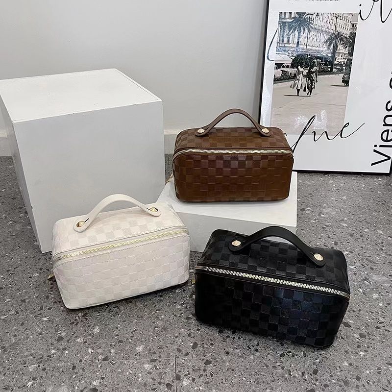 化妝包女高級感棋盤格防水大容量化妝品便攜旅行洗漱手提收納包新