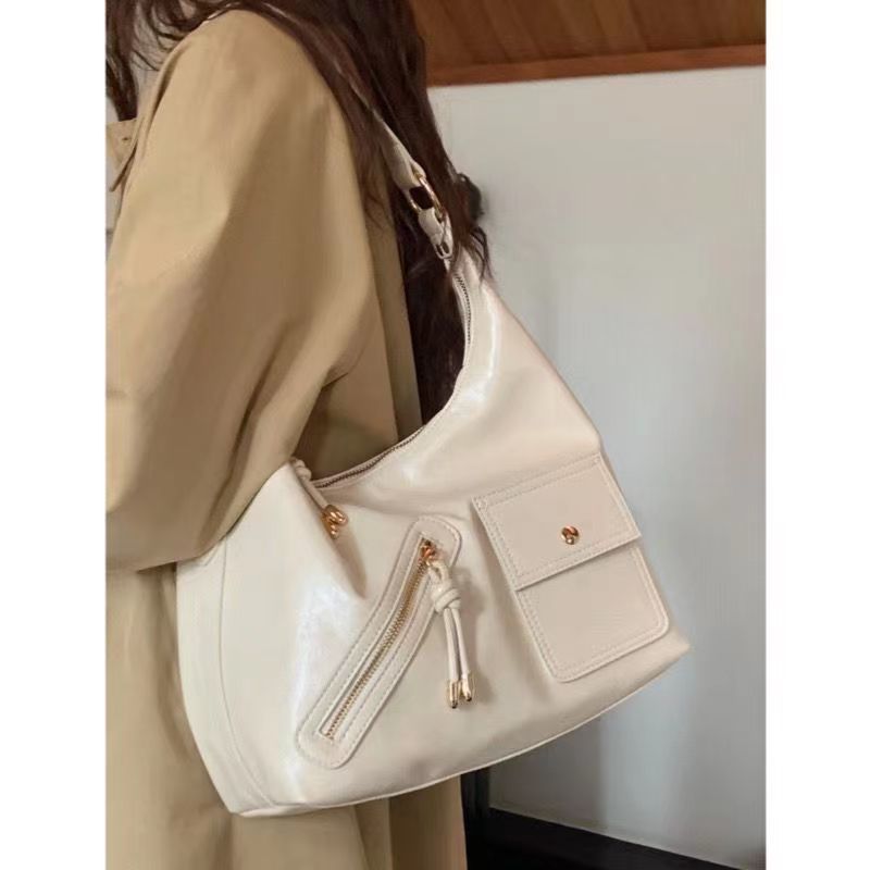 Southern Style Punk Style Handheld Bag for Women's New Early Spring Casual Versatile One Shoulder Tote Commuter Bag