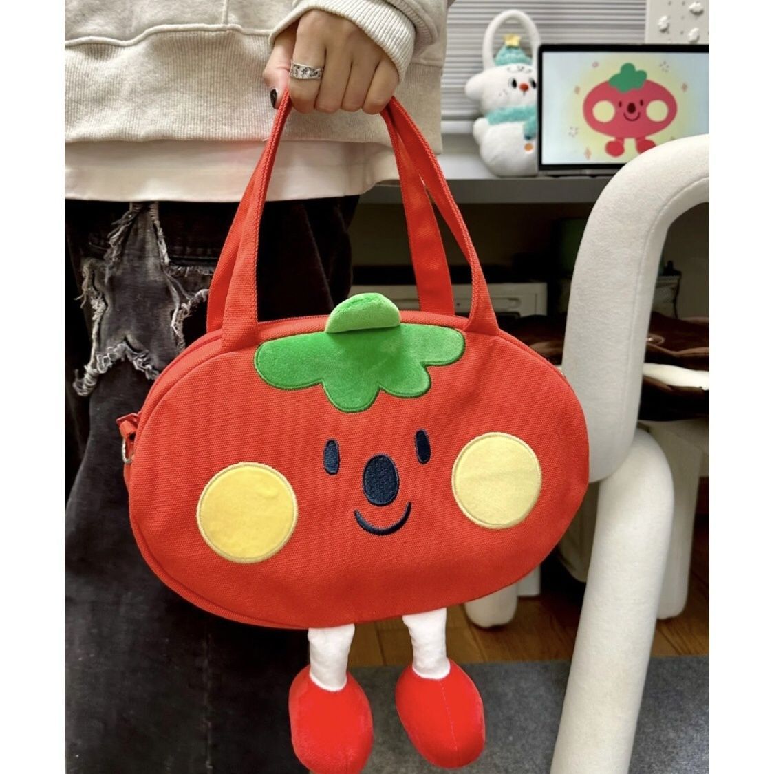2023 Spring New Tomato Cartoon Cute Soft Sister Messenger Bag Girls Canvas Bag Female Student One Shoulder Messenger Bag