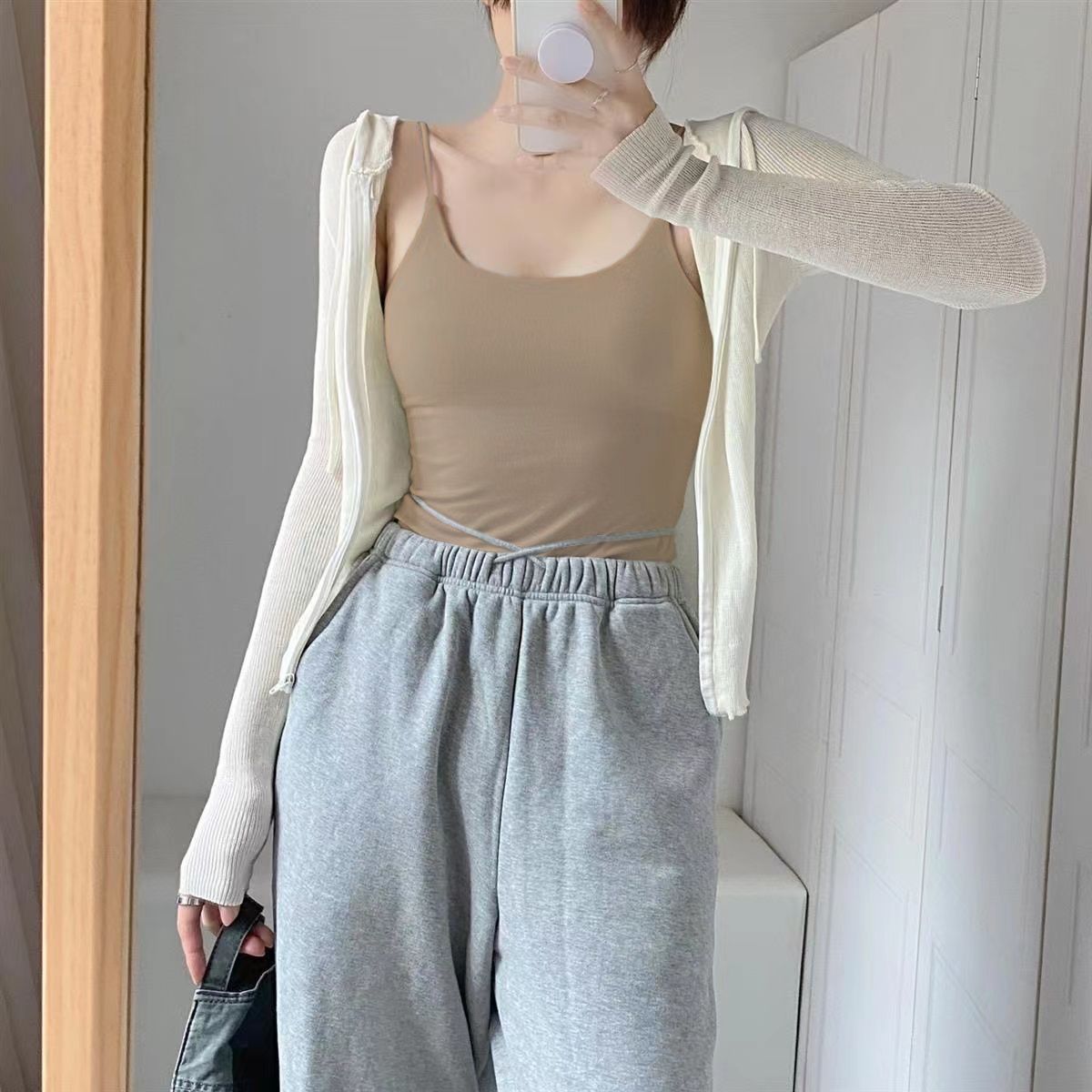 Hot girl camisole vest women's summer double-layer bottoming white thin shoulder straps self-cultivation and thin outerwear top tide
