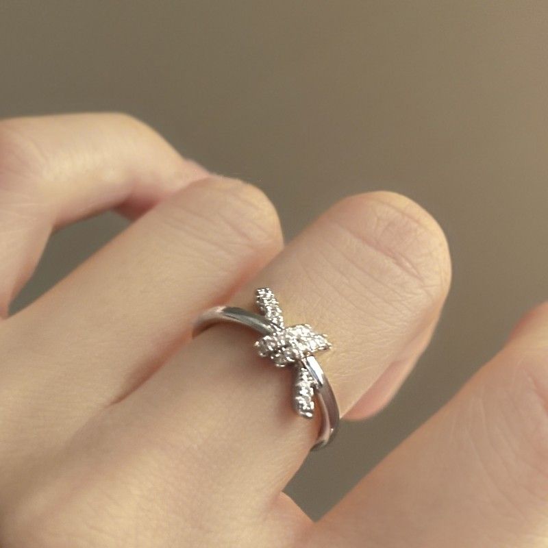 打个结精致高级感戒指女轻奢小众设计气质法式复古指环新款