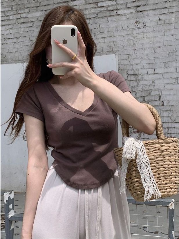 Hot girl top summer v-neck t-shirt curved hem front shoulder short-sleeved slim fit short bottoming shirt hot girl top