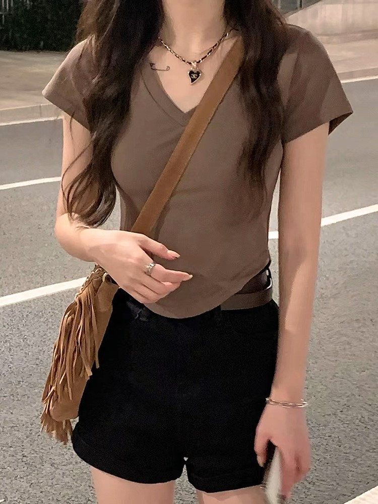 Coffee color v-neck front shoulder short-sleeved inst shirt female summer niche asymmetrical sweet hot girl cross short hot girl top