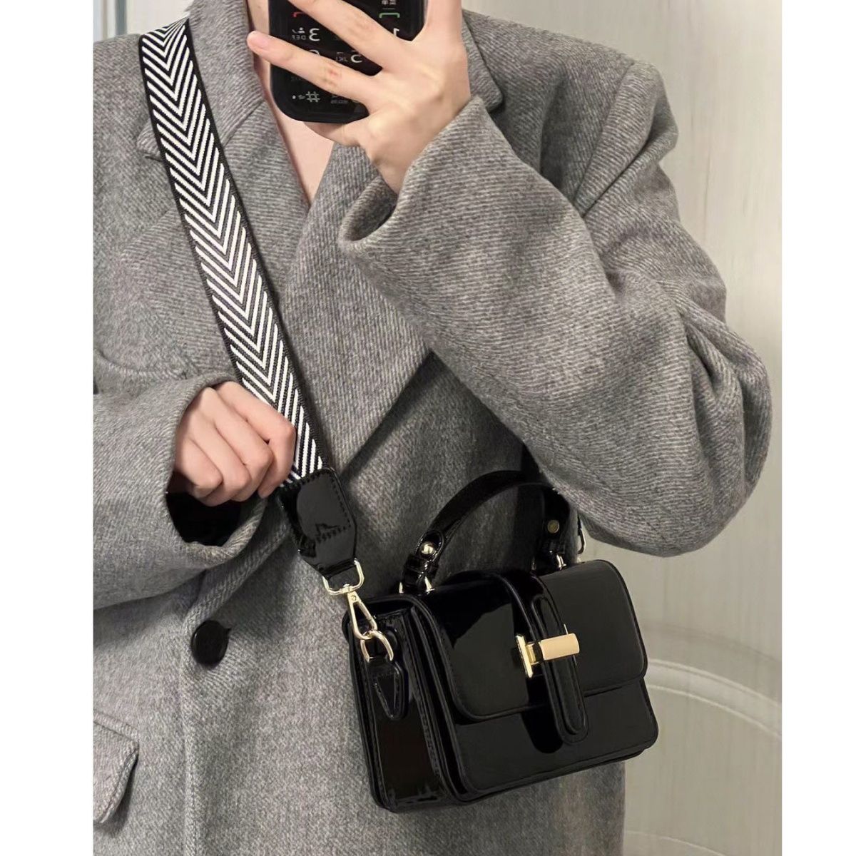 Korean style, light luxury, niche, all-match portable small square bag, high-quality texture, simple shoulder messenger bag, ins trend