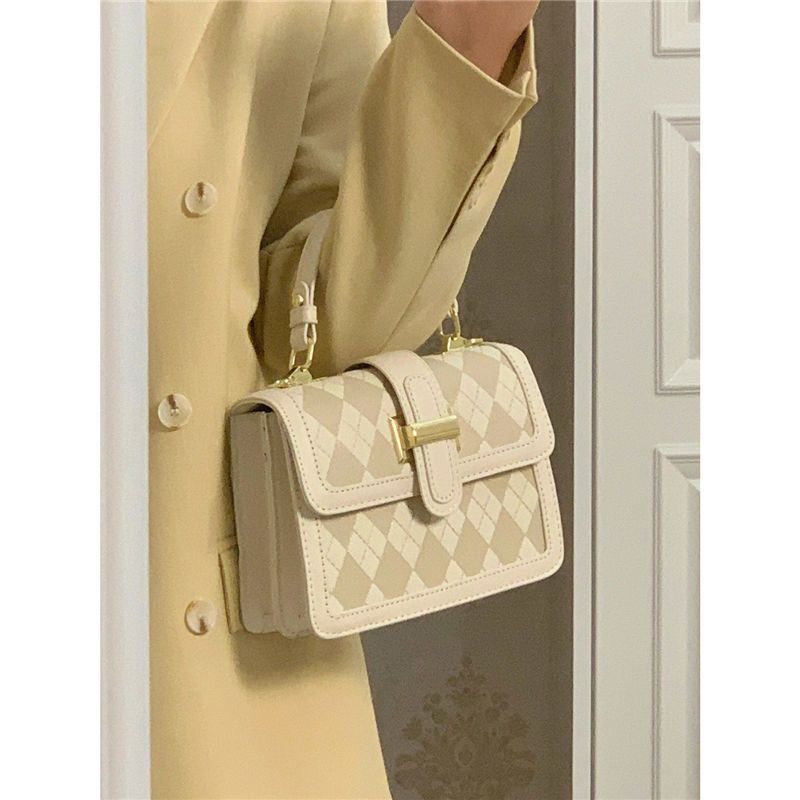 Japanese niche high-end rhombus handbag bag women 2022 new trendy all-match commuting shoulder Messenger small square bag