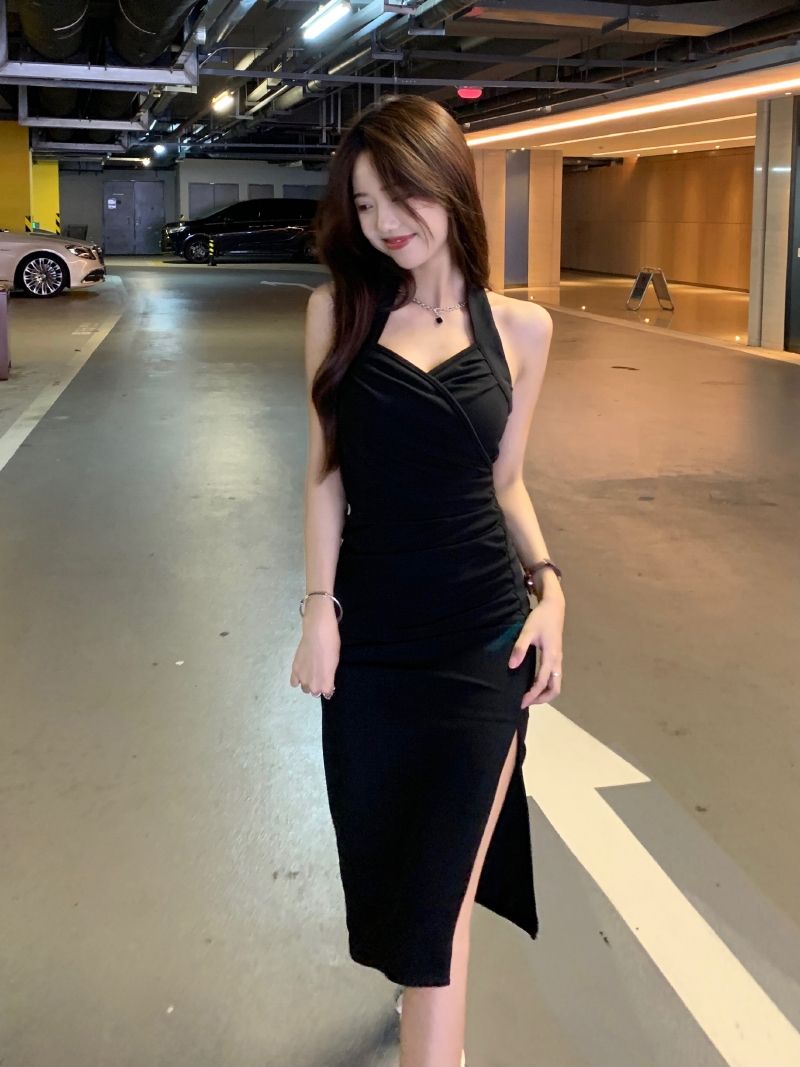 純欲氣質修身御姐風掛脖連衣裙女夏季黑色內搭打底中長裙顯瘦裙子