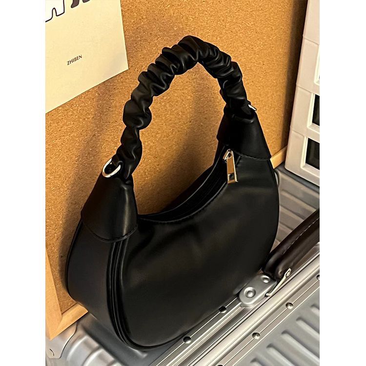 Niche design pleated cloud bag female crescent bag crossbody semicircle saddle bag ins Korean version  new