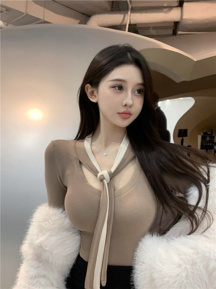 Design sense strap tight chest show big spring autumn winter bottoming shirt female small fragrant style hot girl fashion outerwear t-shirt