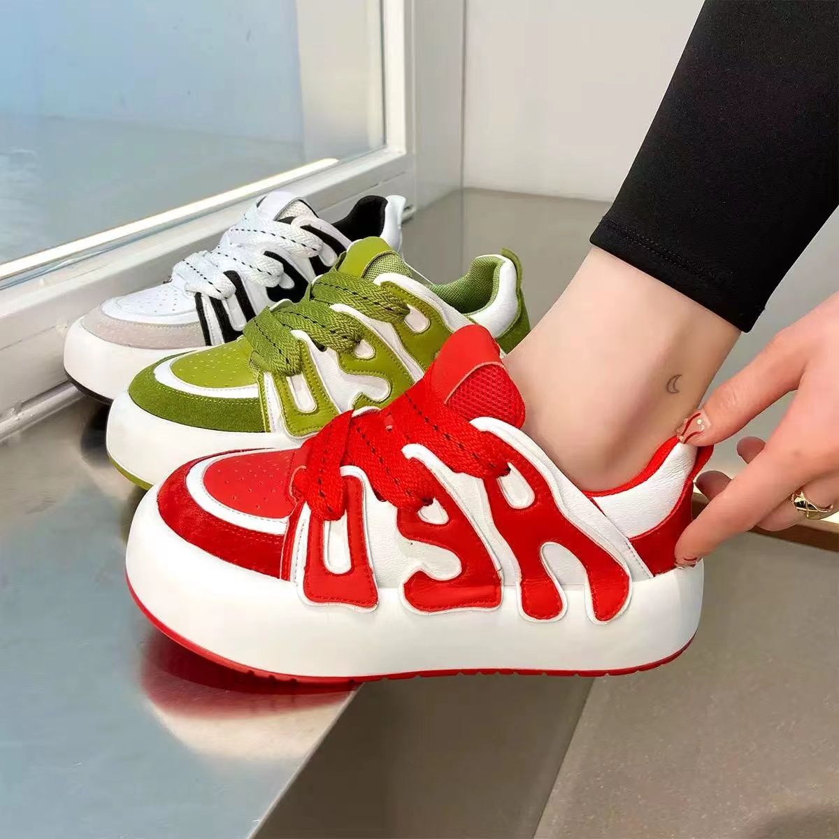 Minority thick-soled casual sports shoes women's 2023 spring and autumn ins trend new Hong Kong style explosive style increased small white board shoes