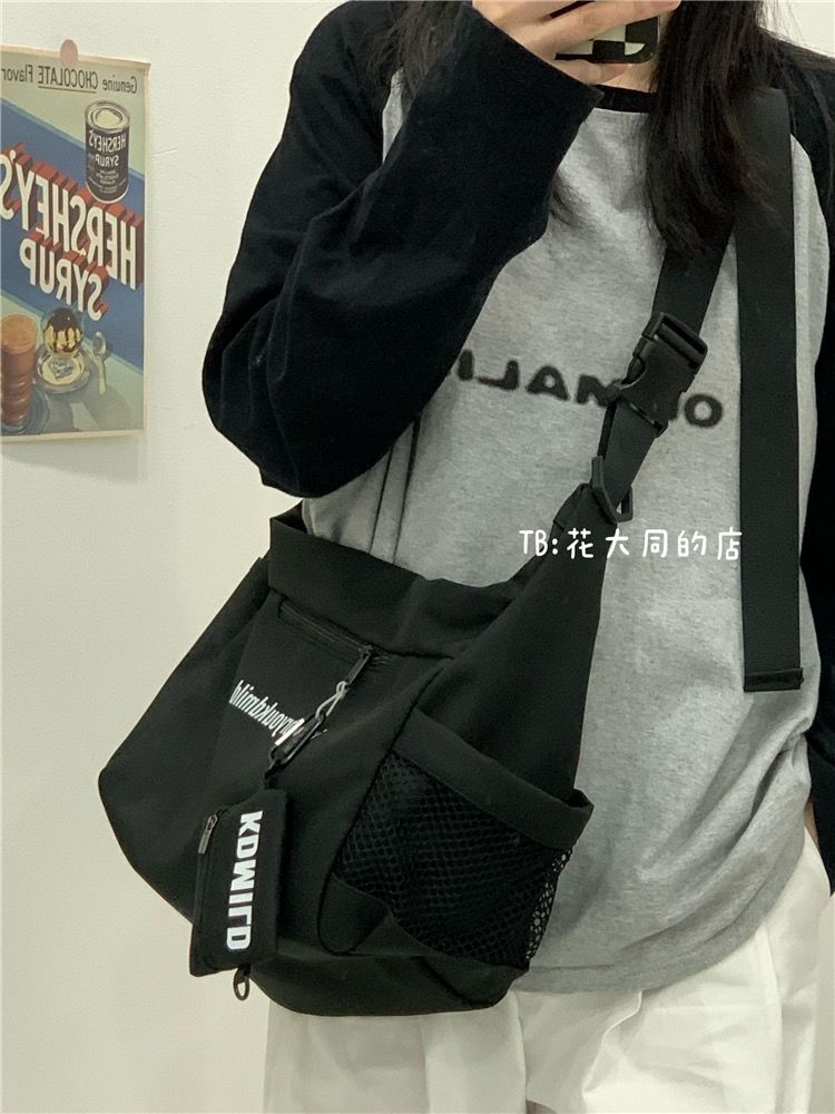 日系ins潮牌單肩包百搭運動風女學生上課通勤背包大容量斜挎包男
