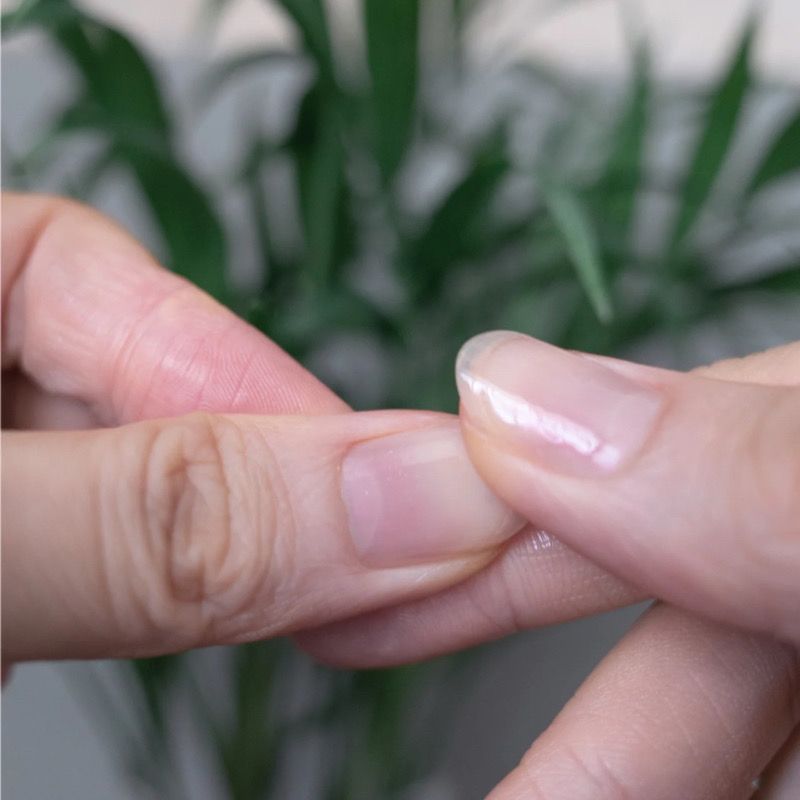 CND指甲蛋白修复液护甲精华营养液薄软修护指缘精油分层受损再生