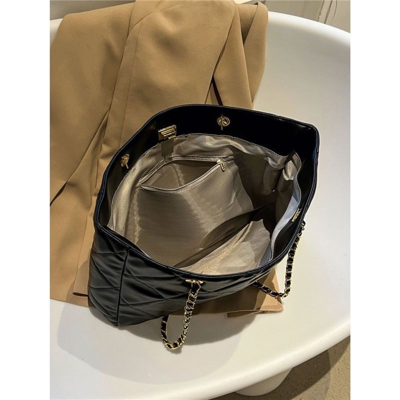  new niche design rhombus small fragrance tote bag women's large capacity class commuting chain shoulder