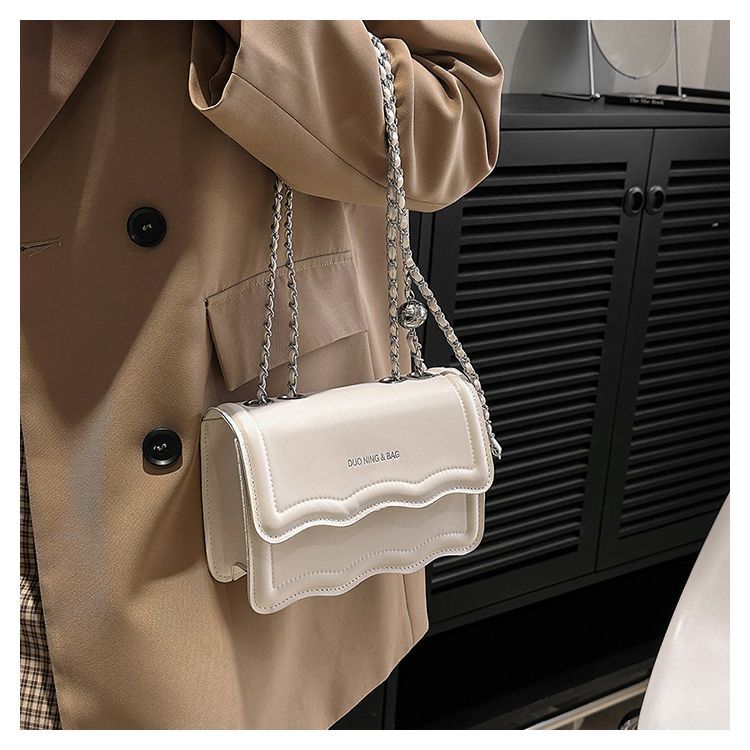 Wave Women's Chain Small Square Crossbody Shoulder Bag Versatile_voghion.com