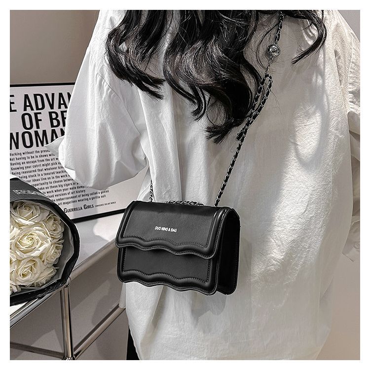 Wave Women's Chain Small Square Crossbody Shoulder Bag Versatile_voghion.com