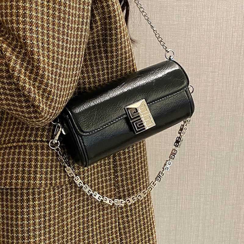 French niche chain armpit bag women's  spring and summer new high-end baguette bag fashion all-match Messenger bag