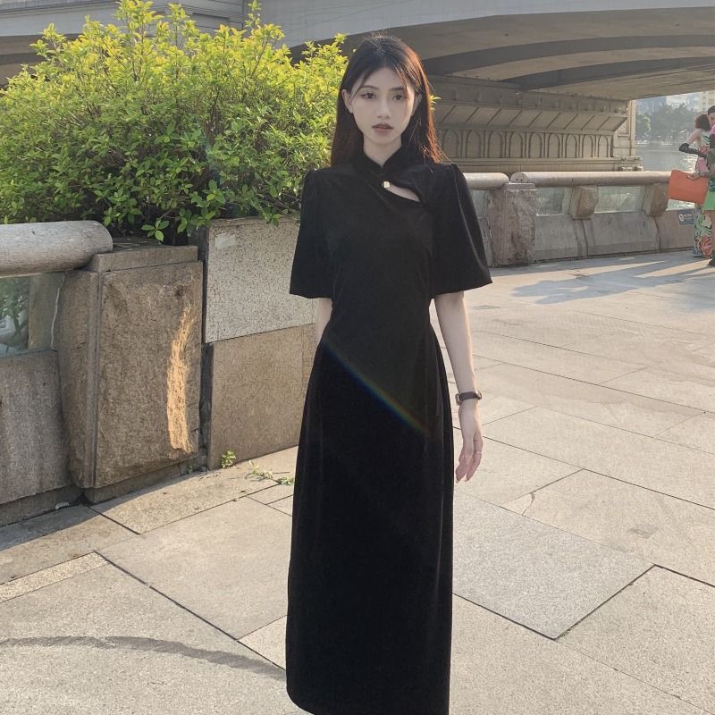 復古新中式改良旗袍絲絨連衣裙女夏季高級感收腰顯瘦氣質黑色長裙