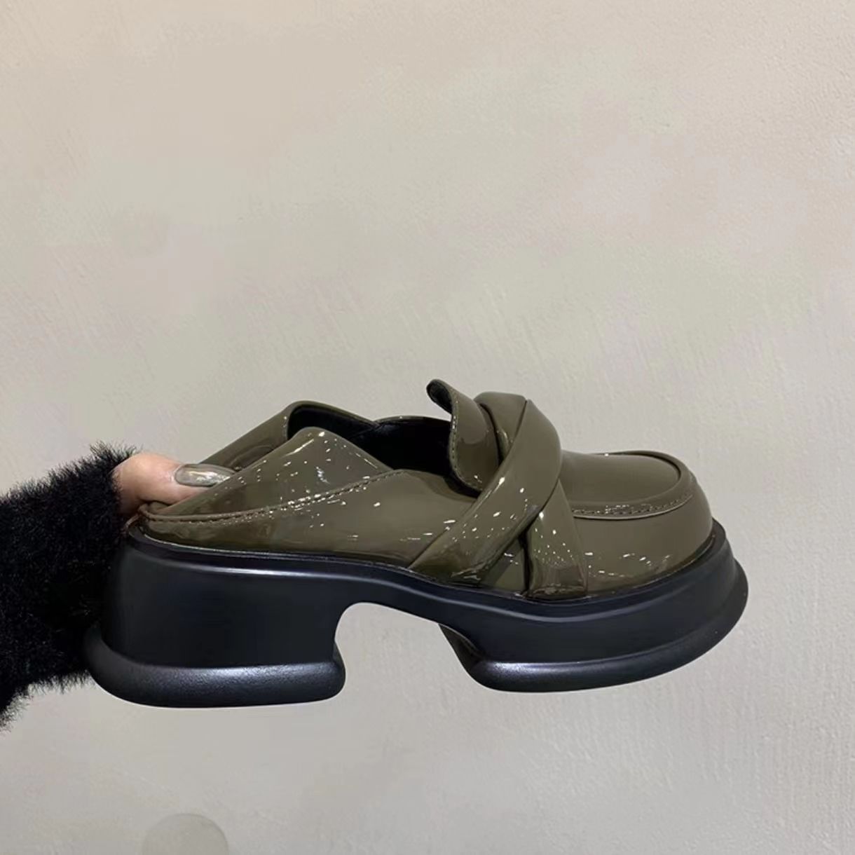 WRQC法式厚底小皮鞋女秋季2022新款復古單鞋英倫一腳蹬松糕樂福鞋
