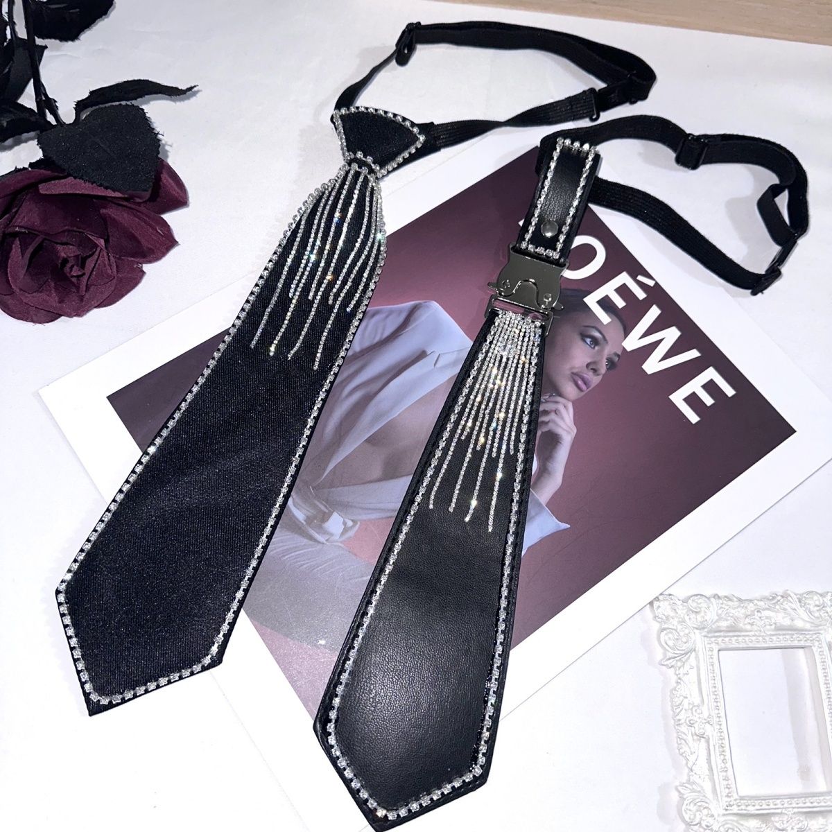 Cravatta personalizzata in pelle con frange di diamanti flash elastica libera pigra uniforme preppy per nuovi studenti_voghion.com