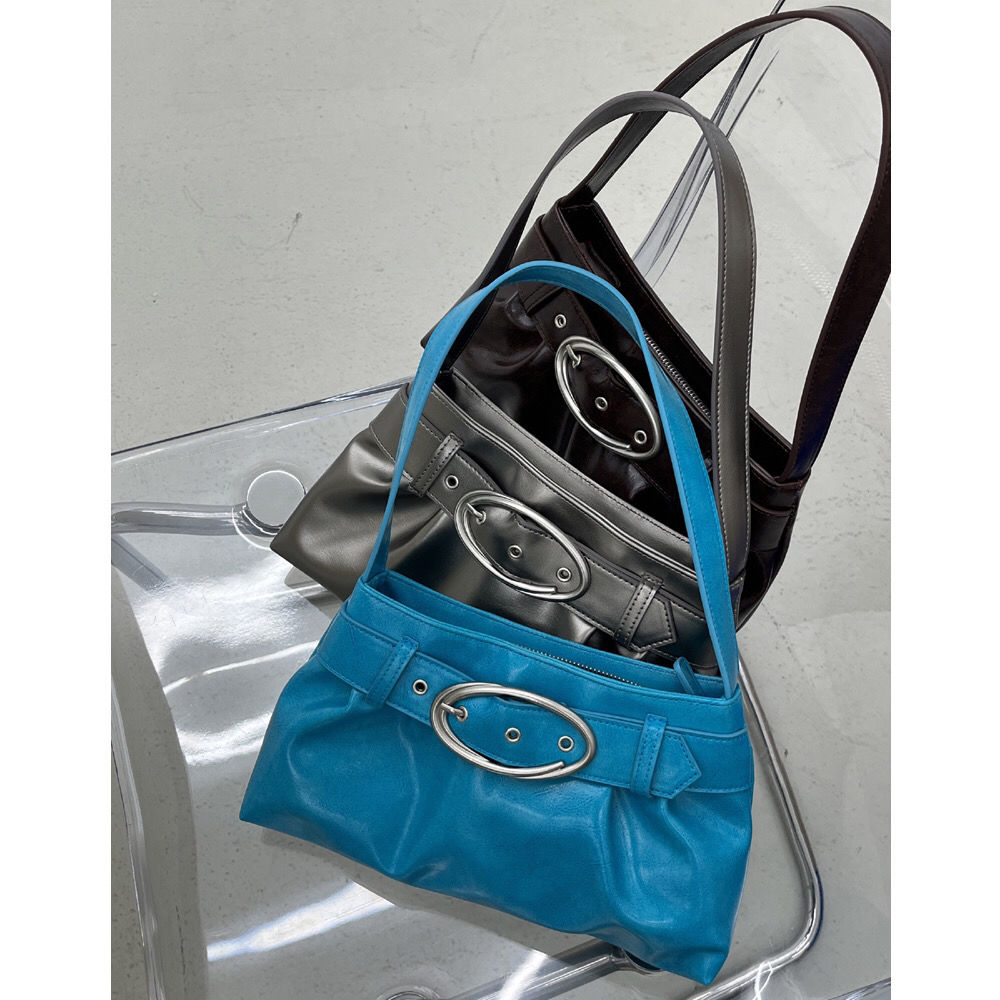 2023 new designer brand personality wrinkled leather buckle underarm bag versatile commuting handbag versatile