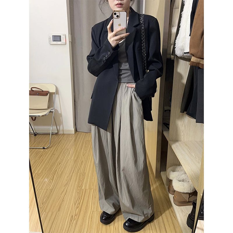 Black suit jacket for small women 2023 spring and autumn short style high-end street style Korean style casual slim suit new