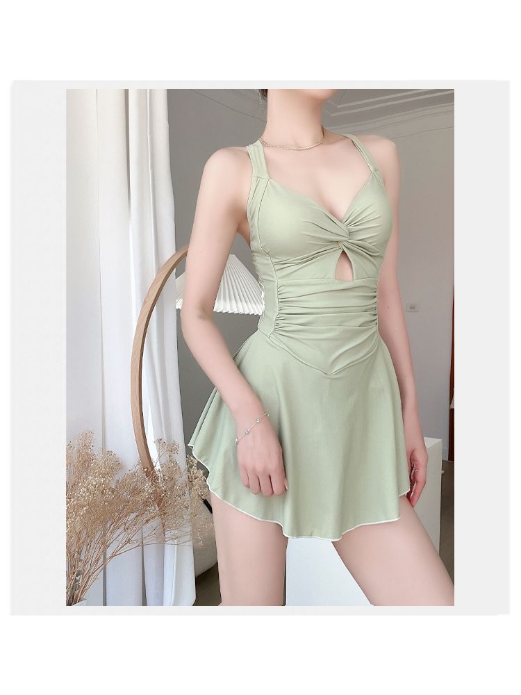 Green small fresh and conservative swimsuit female one-piece student hot spring vacation summer new pure desire wind ins super fairy