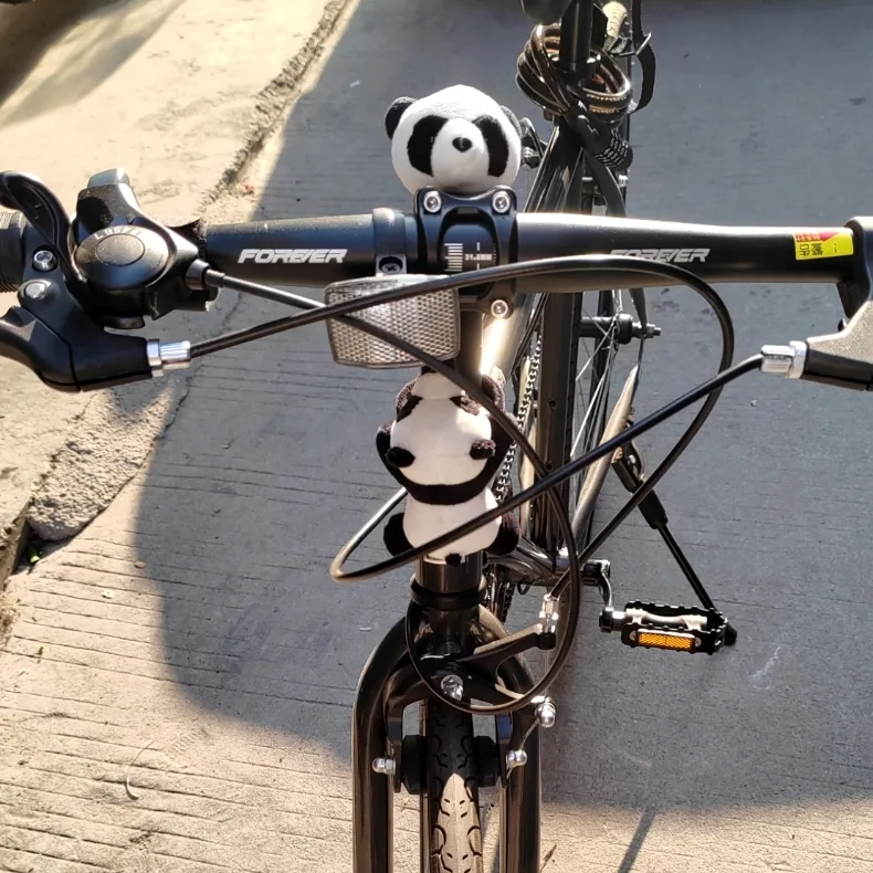 自行车熊猫趴在电动车摩托车机车公仔小挂件装饰拍拍圈啪啪圈摆件
