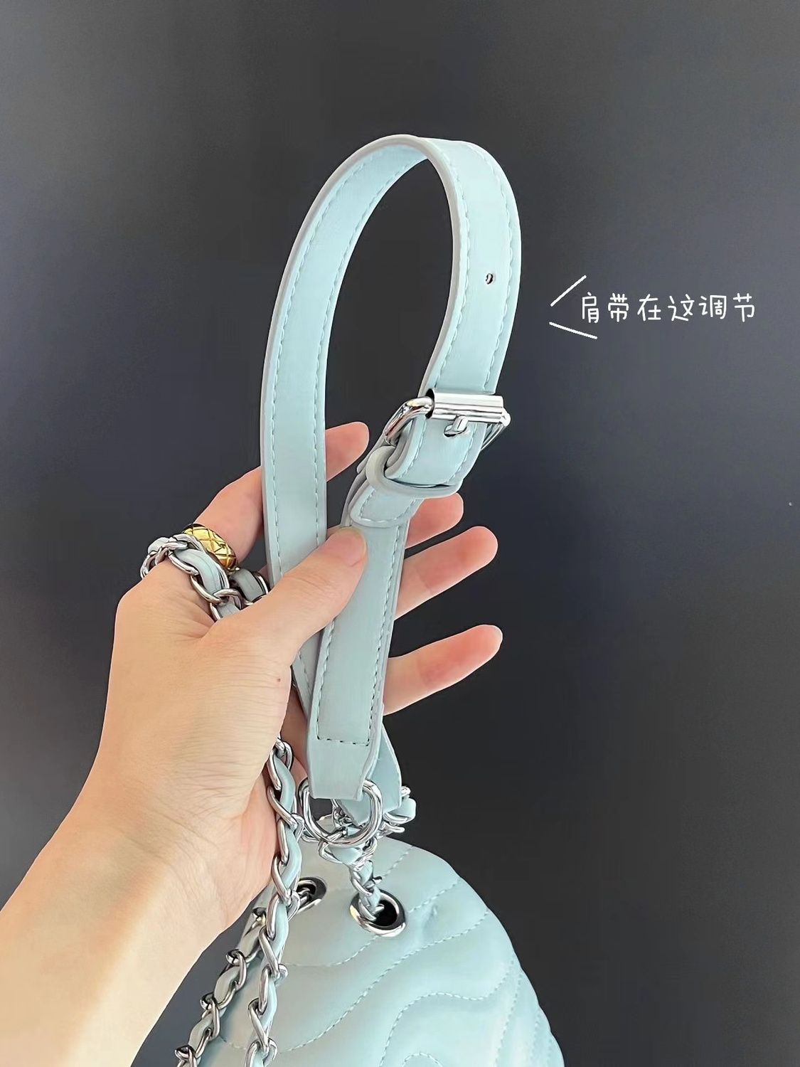 Niche ins high-end sense bag Xiaoxiangfeng embroidered thread lock chain bag fashion all-match shoulder Messenger bag