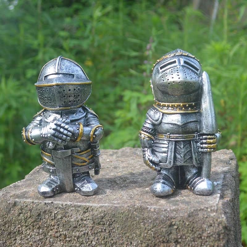 Quirky Small Doll High-End Niche European Style Knight Guard Figurine Desk Soldier_voghion.com