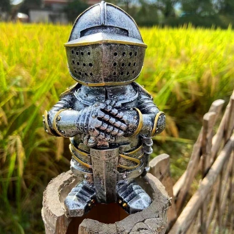 Quirky Small Doll High-End Niche European Style Knight Guard Figurine Desk Soldier_voghion.com