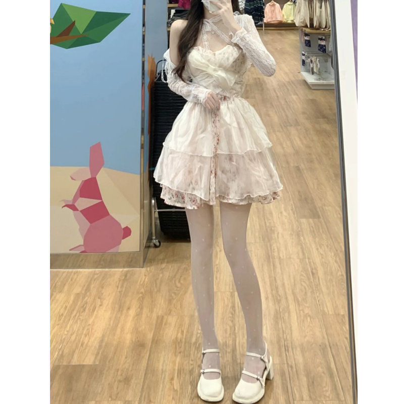 【兩件套】純欲風辣妹百搭蕾絲坎肩開衫上衣女+蝴蝶結碎花連衣裙
