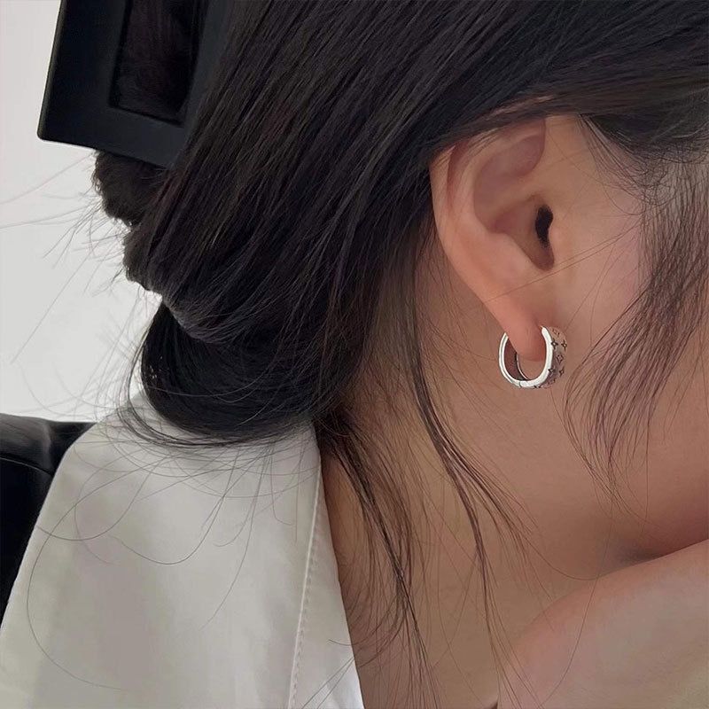 做旧印花耳环女ins小众设计高级感气质冷淡风耳扣2023年新款耳饰