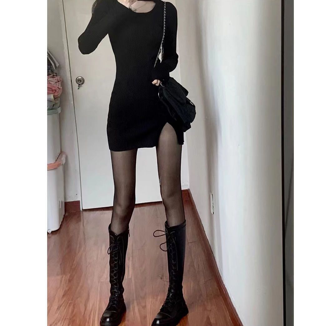 Pure lust style versatile hot girl hip-hugging 2023 new French black halterneck slim dress for women early spring wear