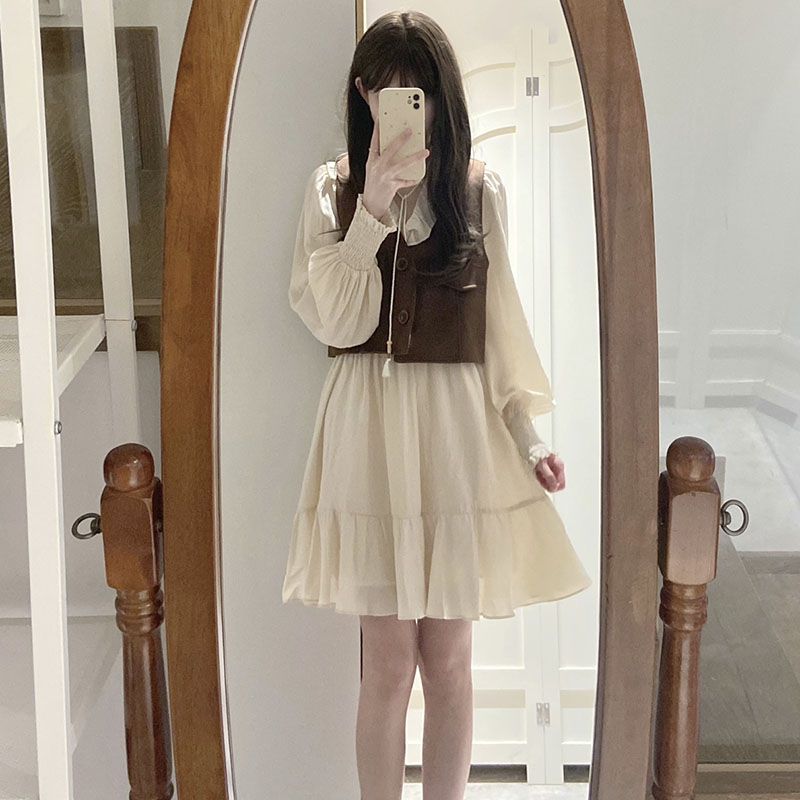 Two-piece suit, sweet and soft girl, wooden ear strap dress, female student + retro simple jacket, small vest
