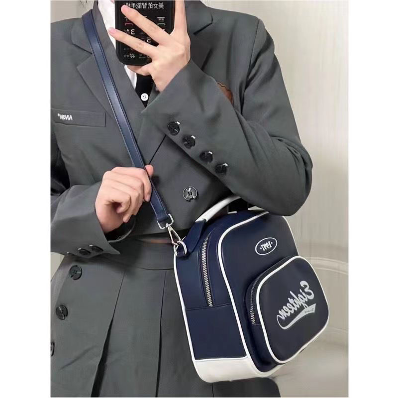 2023 new one-shoulder Messenger backpack portable American retro hot girl commuting ins niche original bag