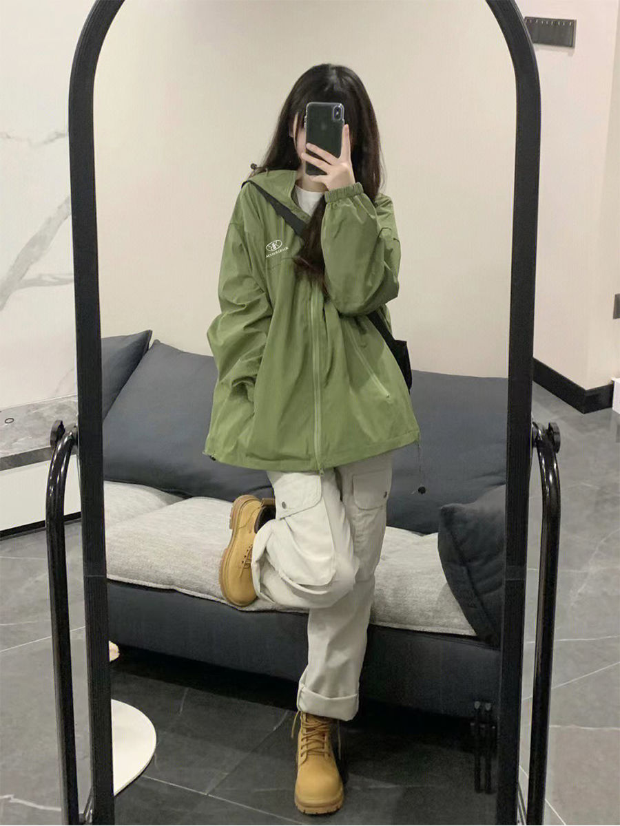 綠色衝鋒衣外套女寬鬆春秋新款甜酷復古夾克百搭ins情侶裝上衣潮