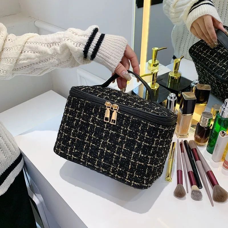 小香風化妝包大容量硬殼立體手提化妝箱便攜外出可愛化妝品收納包