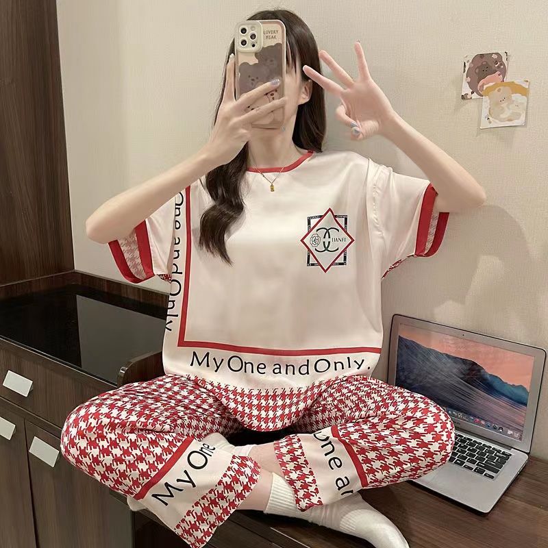 Ice and snow silk houndstooth three-piece pajamas women's summer short-sleeved thin net red new high-end sense of outerwear home clothes trend