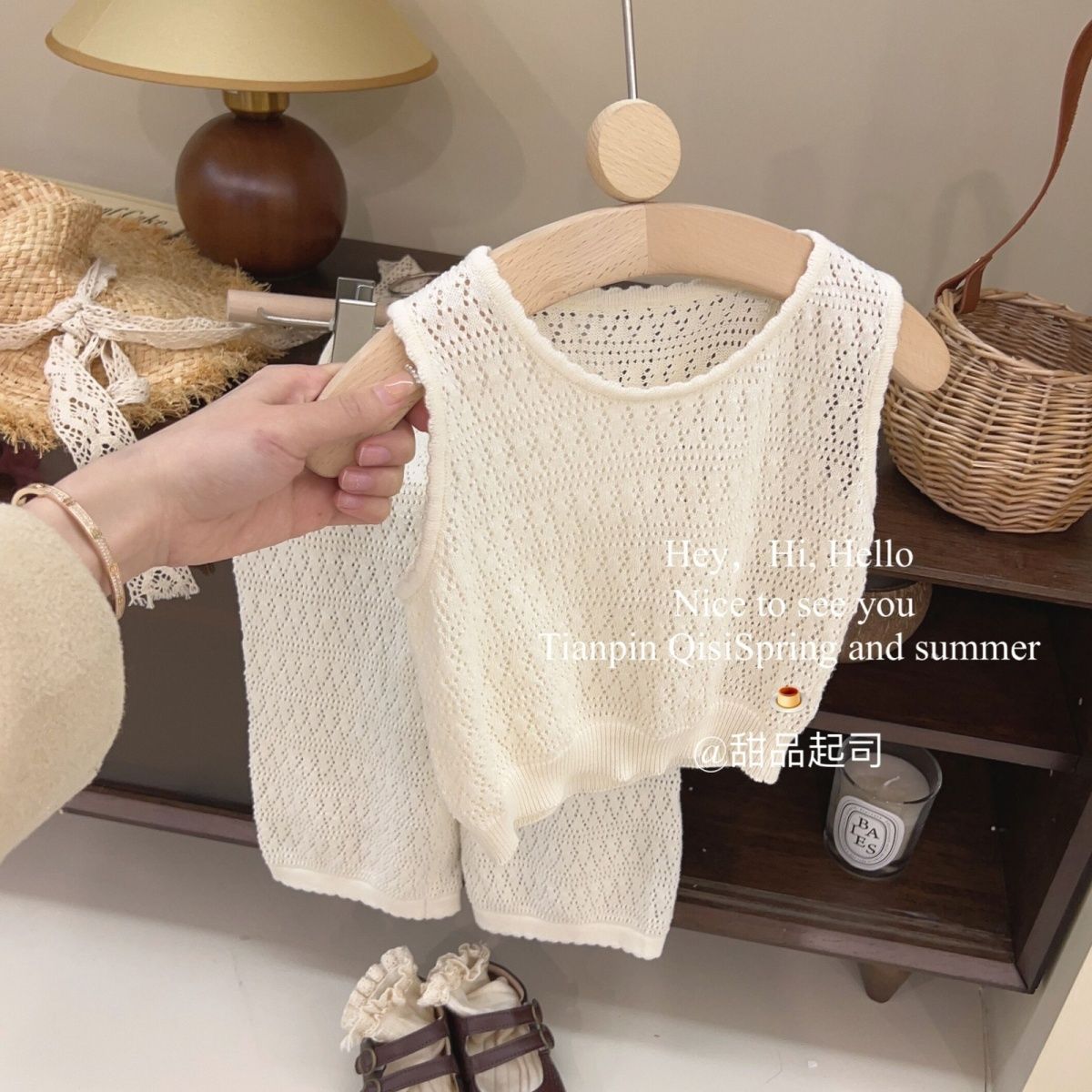 Internet celebrity children's clothing girls thin section western style knitted suit 2023 summer female treasure hollow vest wide-leg pants two-piece trendy