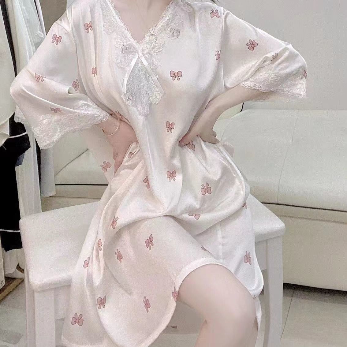 Large size 2-300 catties imitation silk V-neck lace printed home skirt fat MM style elegant age-reducing meat dress nightdress