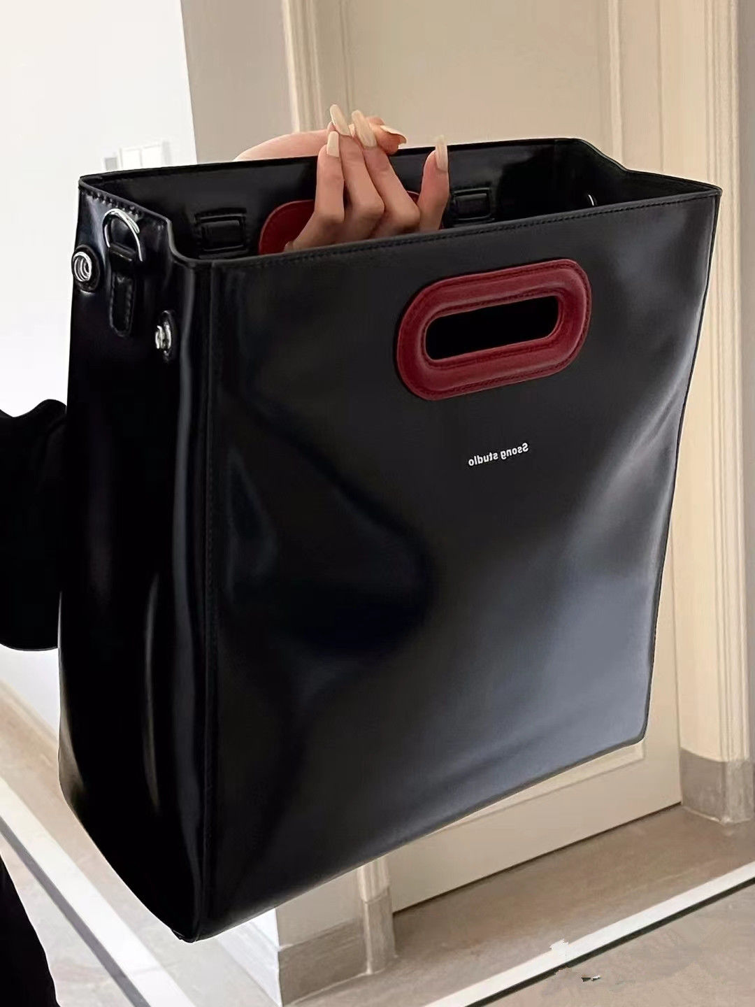 2023 new leather Messenger bag men and women class commuting portable briefcase computer bag shoulder messenger bag