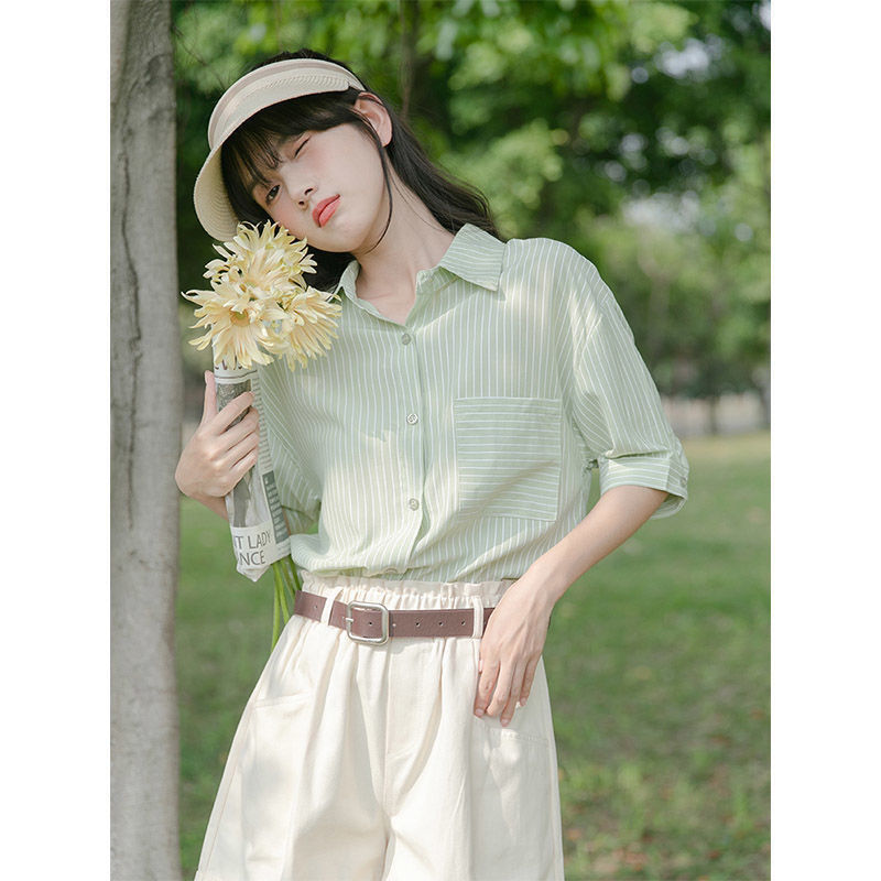 格瑞吉奧小個子綠色短袖條紋襯衫女夏新款設計感小眾上衣減齡小衫